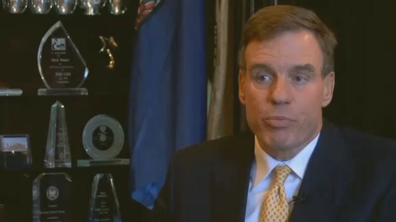 El senador de los estados unidos, Mark Warner, a través de la investigación está asegurando...