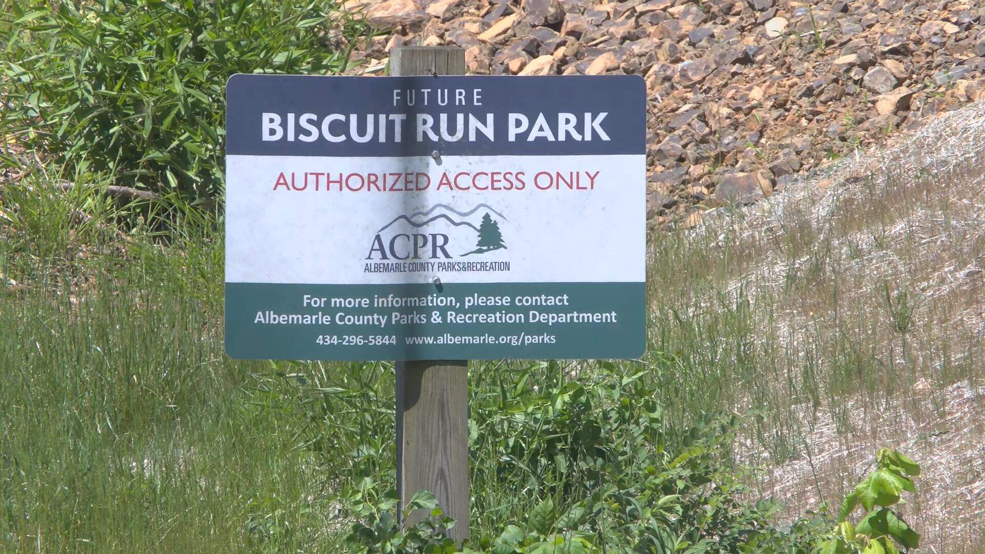 Albemarle County warning drivers about traffic by Biscuit Run Park - Vimarsana News