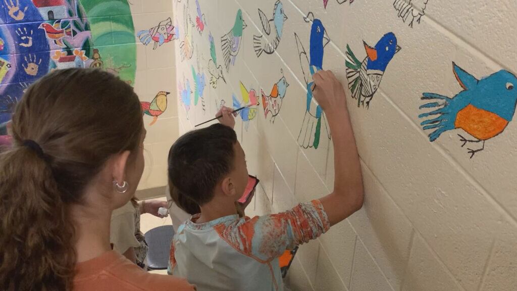 Monticello High School and Mountain View Elementary collaborate on a mural - Vimarsana News